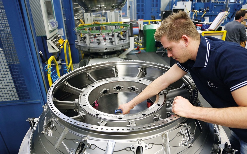 The turbine center frame of the GEnx engine is the project partner MTU Aero Engines The turbine center frame of the GEnx engine is the project partner MTU Aero Engines