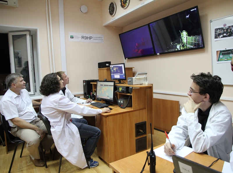 Students from the Mission Control Center (MCC) monitor the launch of the Tomsk-TPU-120 satellite Students from the Mission Control Center (MCC) monitor the launch of the Tomsk-TPU-120 satellite